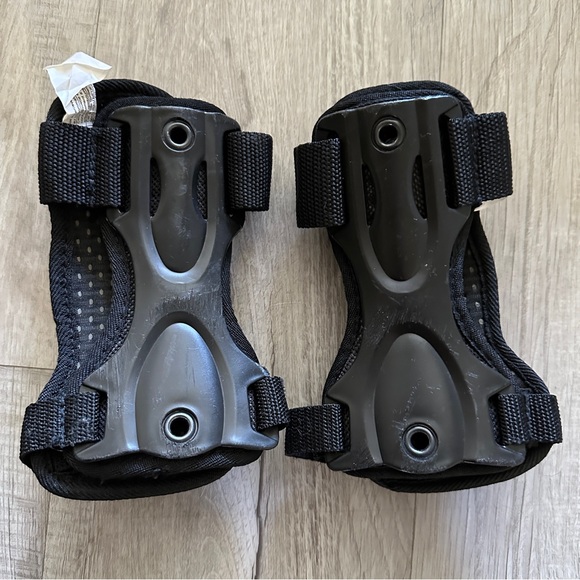 BONE Shieldz Wrist Guard set black double protective struts - Picture 4 of 4